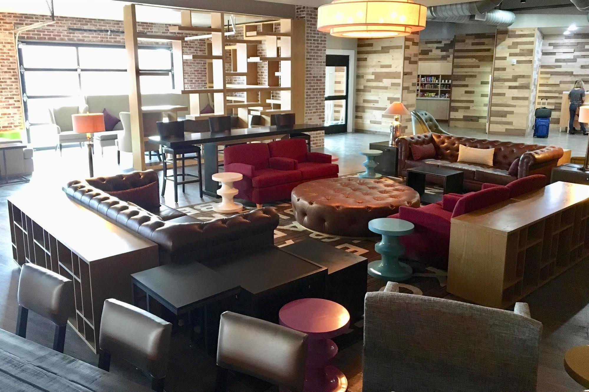学院站温德姆特莱普酒店 大学城 外观 照片